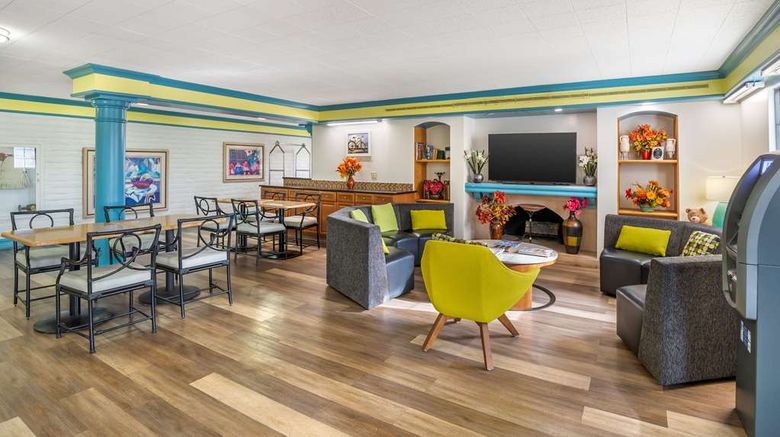 <b>Econo Lodge Richmond-North Chesterfield Lobby</b>. Images powered by <a href="https://iceportal.shijigroup.com/" title="IcePortal" target="_blank">IcePortal</a>.
