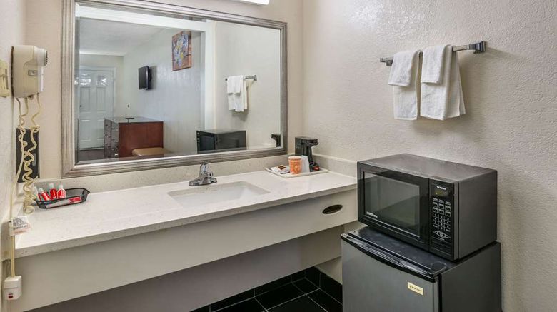 <b>Econo Lodge Richmond-North Chesterfield Room</b>. Images powered by <a href="https://iceportal.shijigroup.com/" title="IcePortal" target="_blank">IcePortal</a>.