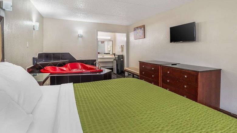 <b>Econo Lodge Richmond-North Chesterfield Suite</b>. Images powered by <a href="https://iceportal.shijigroup.com/" title="IcePortal" target="_blank">IcePortal</a>.