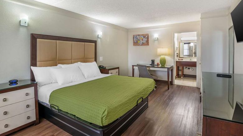 <b>Econo Lodge Richmond-North Chesterfield Room</b>. Images powered by <a href="https://iceportal.shijigroup.com/" title="IcePortal" target="_blank">IcePortal</a>.