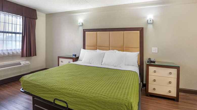 <b>Econo Lodge Richmond-North Chesterfield Room</b>. Images powered by <a href="https://iceportal.shijigroup.com/" title="IcePortal" target="_blank">IcePortal</a>.