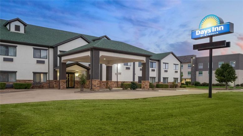 <b>Days Inn by Wyndham Coffeyville Exterior</b>. Images powered by <a href="https://iceportal.shijigroup.com/" title="IcePortal" target="_blank">IcePortal</a>.