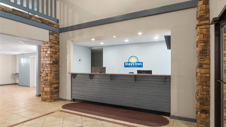 <b>Days Inn by Wyndham Coffeyville Lobby</b>. Images powered by <a href="https://iceportal.shijigroup.com/" title="IcePortal" target="_blank">IcePortal</a>.