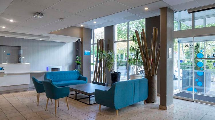 Cyan Hotel Lobby