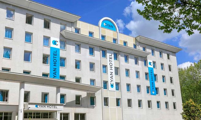 Cyan Hotel Exterior