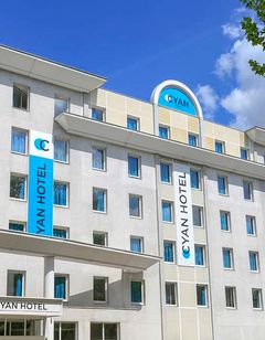 Cyan Hotel