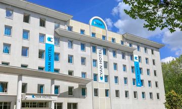 Cyan Hotel