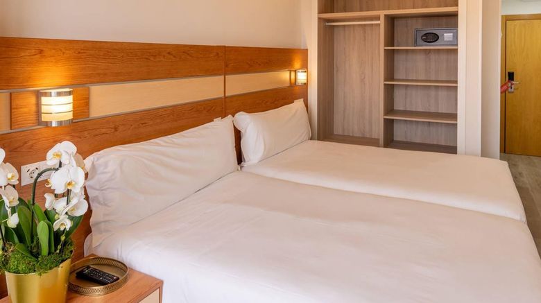 <b>Hotel Faranda Los Tilos Ascend Hotel Collection Room</b>. Images powered by <a href="https://iceportal.shijigroup.com/" title="IcePortal" target="_blank">IcePortal</a>.