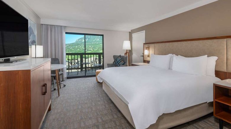 <b>Cheyenne Mountain Resort Room</b>. Images powered by <a href="https://iceportal.shijigroup.com/" title="IcePortal" target="_blank">IcePortal</a>.