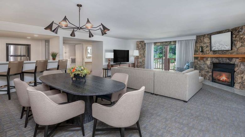 <b>Cheyenne Mountain Resort Suite</b>. Images powered by <a href="https://iceportal.shijigroup.com/" title="IcePortal" target="_blank">IcePortal</a>.
