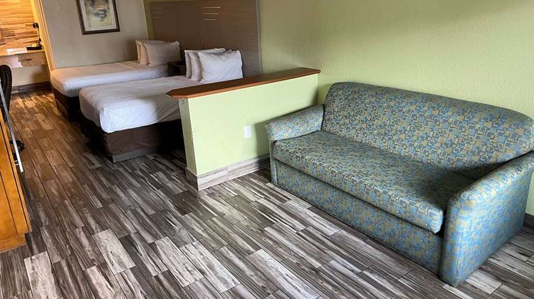 Baymont by Wyndham Orlando Downtown Room