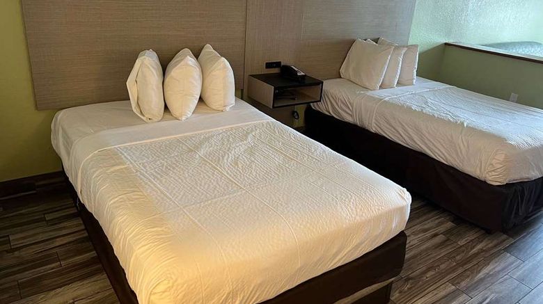 <b>Baymont by Wyndham Orlando Downtown Room</b>. Images powered by <a href="https://iceportal.shijigroup.com/" title="IcePortal" target="_blank">IcePortal</a>.
