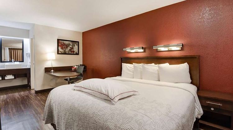 Super 8 by Wyndham Deerfield/Northbrook Room