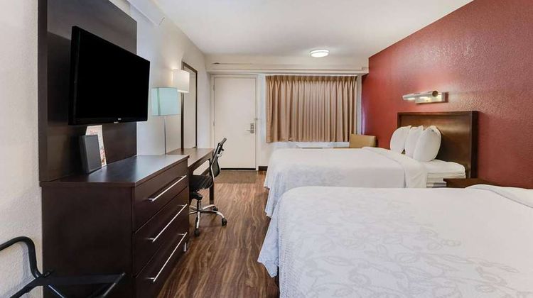 Super 8 by Wyndham Deerfield/Northbrook Room