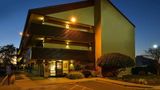 Super 8 by Wyndham Deerfield/Northbrook Exterior