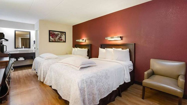 Super 8 by Wyndham Deerfield/Northbrook Room