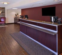 Super 8 by Wyndham Deerfield/Northbrook Lobby