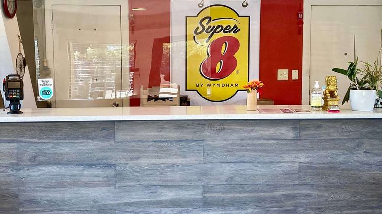 Super 8 by Wyndham Albuquerque Downtown Lobby