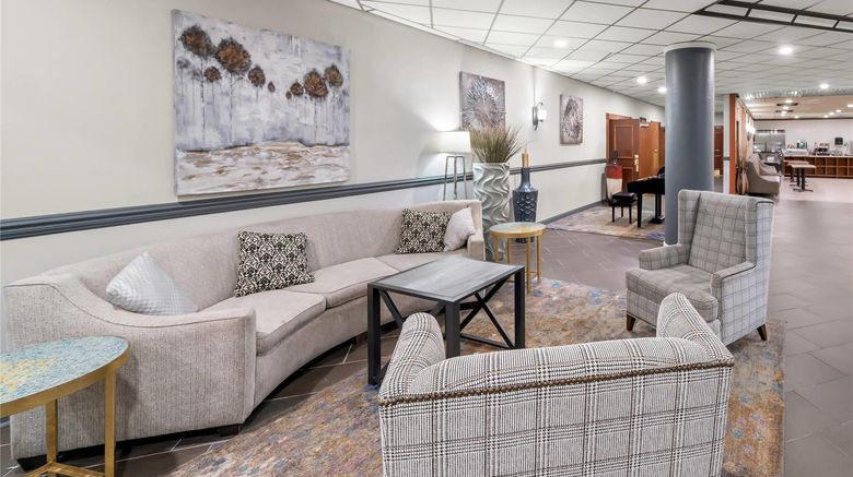 <b>Suburban Studios Lobby</b>. Images powered by <a href="https://iceportal.shijigroup.com/" title="IcePortal" target="_blank">IcePortal</a>.