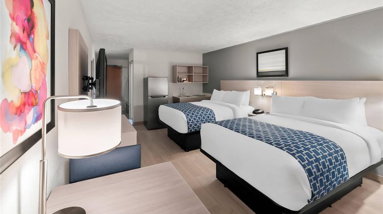 <b>Suburban Studios Room</b>. Images powered by <a href="https://iceportal.shijigroup.com/" title="IcePortal" target="_blank">IcePortal</a>.