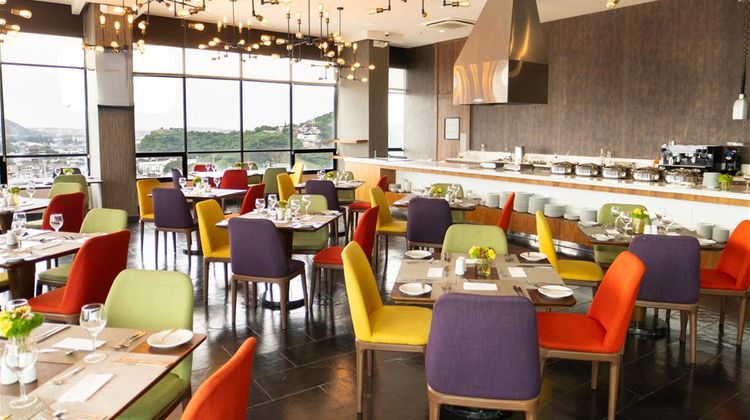 DoubleTree by Hilton Guayaquil Restaurant