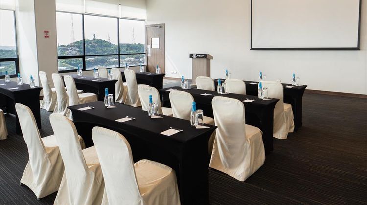 DoubleTree by Hilton Guayaquil Meeting