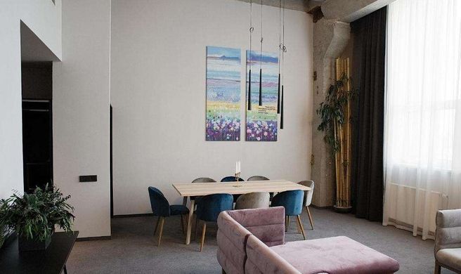 Loop Hotel Room