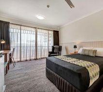 City Oasis Inn Room