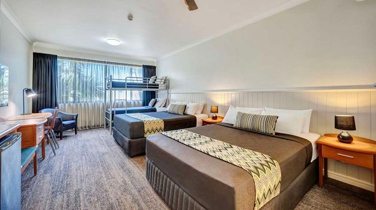 City Oasis Inn Room
