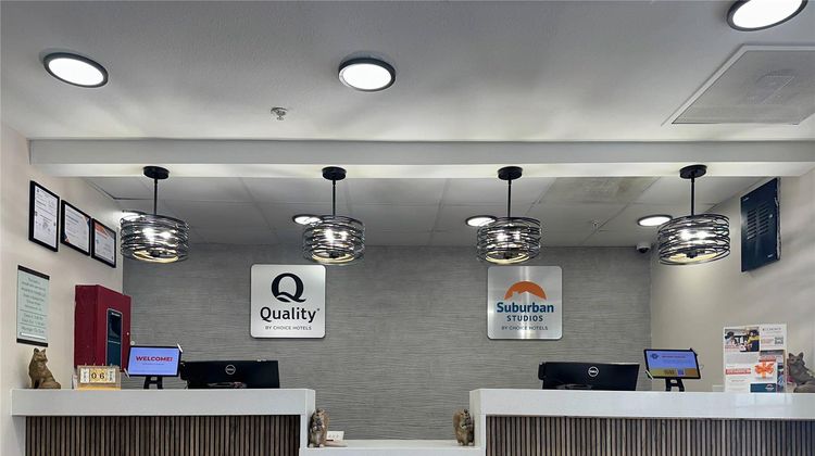 Quality Inn Fishers Indianapolis Lobby