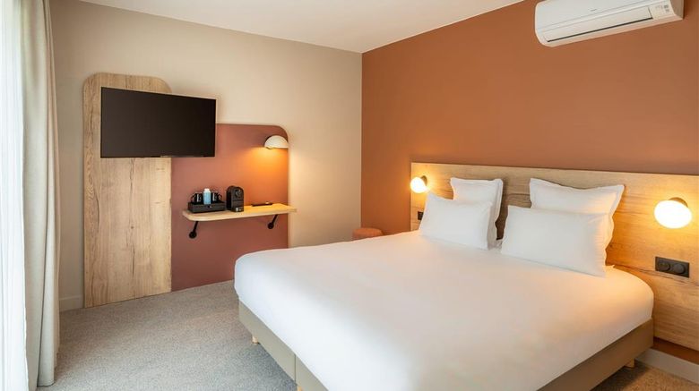 <b>Sure Hotel by Best Western Tours Sud Room</b>. Images powered by <a href="https://iceportal.shijigroup.com/" title="IcePortal" target="_blank">IcePortal</a>.