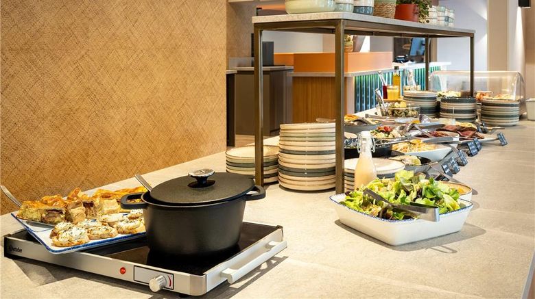<b>Sure Hotel by Best Western Tours Sud Restaurant</b>. Images powered by <a href="https://iceportal.shijigroup.com/" title="IcePortal" target="_blank">IcePortal</a>.