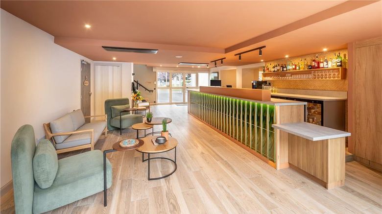 <b>Sure Hotel by Best Western Tours Sud Lobby</b>. Images powered by <a href="https://iceportal.shijigroup.com/" title="IcePortal" target="_blank">IcePortal</a>.