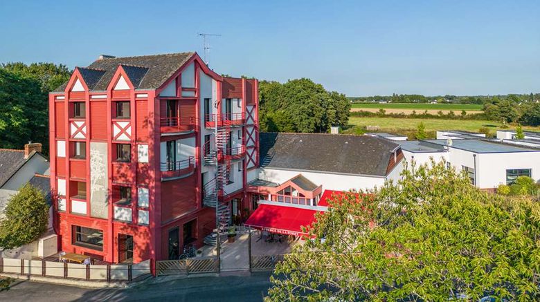 Auberge De La Foret Exterior. Images powered by <a href="https://iceportal.shijigroup.com" target="_blank" rel="noopener">Ice Portal</a>.