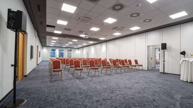 <b>FourSide Hotel Salzburg Meeting</b>. Images powered by <a href="https://iceportal.shijigroup.com/" title="IcePortal" target="_blank">IcePortal</a>.