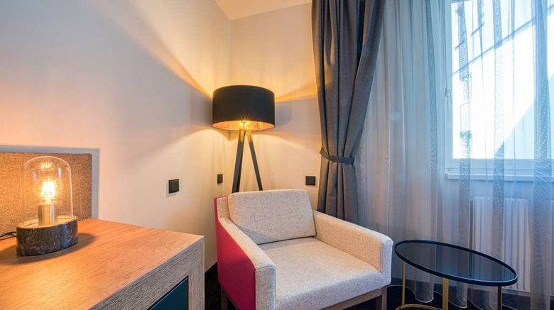 <b>FourSide Hotel Salzburg Room</b>. Images powered by <a href="https://iceportal.shijigroup.com/" title="IcePortal" target="_blank">IcePortal</a>.