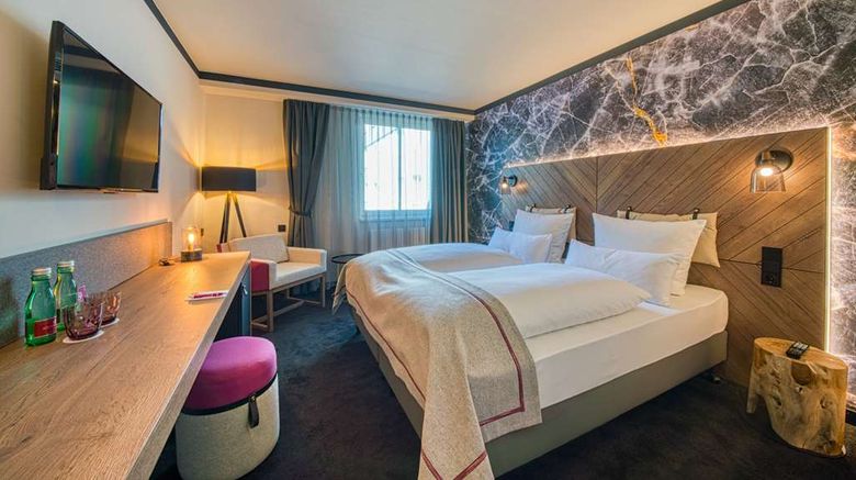 <b>FourSide Hotel Salzburg Room</b>. Images powered by <a href="https://iceportal.shijigroup.com/" title="IcePortal" target="_blank">IcePortal</a>.
