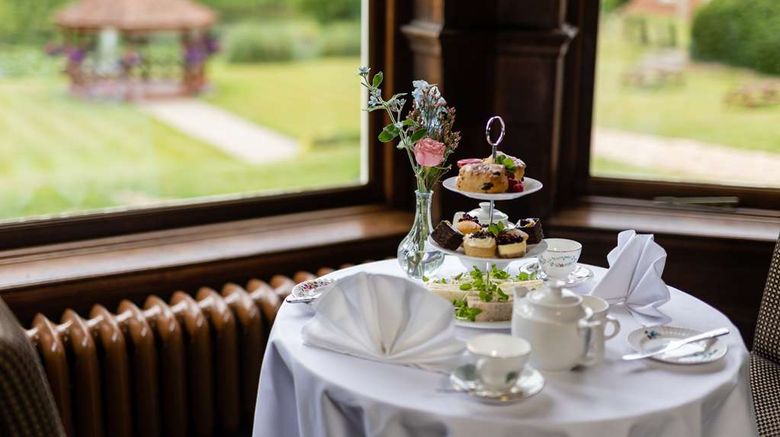 <b>Albrighton Hall Hotel/Spa-Radisson Indiv Restaurant</b>. Images powered by <a href="https://iceportal.shijigroup.com/" title="IcePortal" target="_blank">IcePortal</a>.