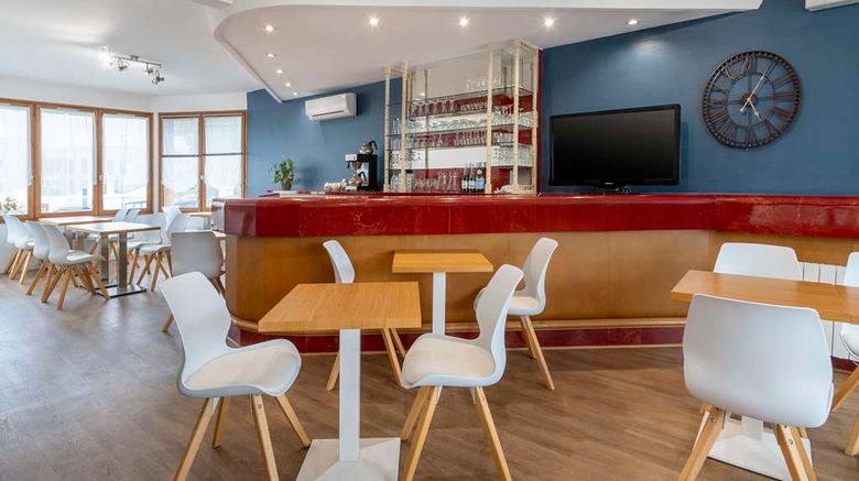 <b>Sure Hotel by Best Western Saintes Restaurant</b>. Images powered by <a href="https://iceportal.shijigroup.com/" title="IcePortal" target="_blank">IcePortal</a>.
