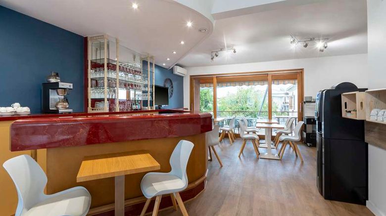 <b>Sure Hotel by Best Western Saintes Restaurant</b>. Images powered by <a href="https://iceportal.shijigroup.com/" title="IcePortal" target="_blank">IcePortal</a>.