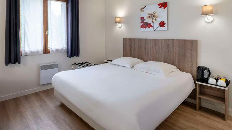 <b>Sure Hotel by Best Western Saintes Room</b>. Images powered by <a href="https://iceportal.shijigroup.com/" title="IcePortal" target="_blank">IcePortal</a>.