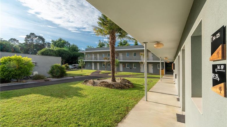 <b>Sure Hotel by BestWestern Mont-de-Marsan Exterior</b>. Images powered by <a href="https://iceportal.shijigroup.com/" title="IcePortal" target="_blank">IcePortal</a>.