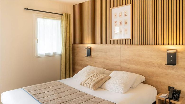 <b>Sure Hotel by BestWestern Mont-de-Marsan Room</b>. Images powered by <a href="https://iceportal.shijigroup.com/" title="IcePortal" target="_blank">IcePortal</a>.