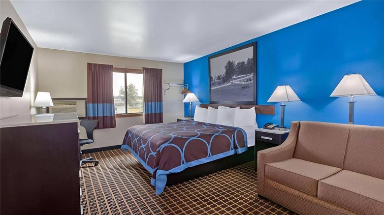 <b>Quality Inn Elkhart Room</b>. Images powered by <a href="https://iceportal.shijigroup.com/" title="IcePortal" target="_blank">IcePortal</a>.