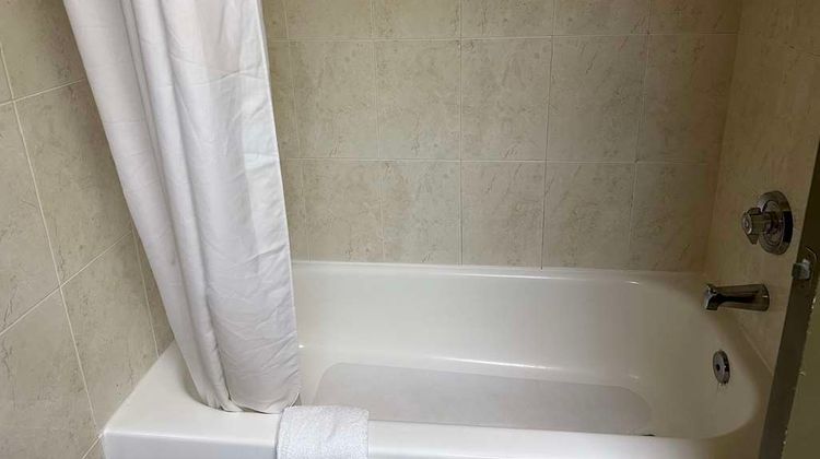 Super 8 Intercontinental Houston Room
