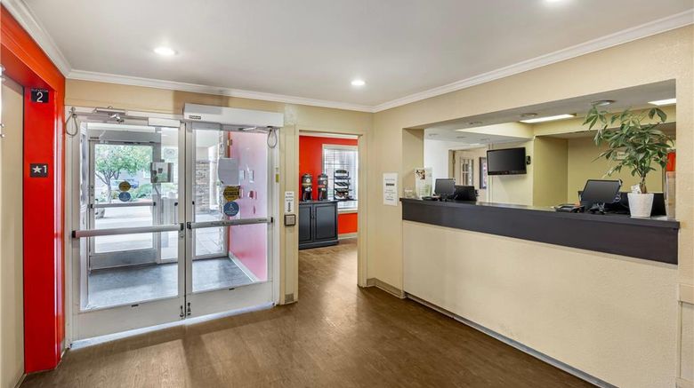 <b>MainStay Suites Las Vegas Lobby</b>. Images powered by <a href="https://iceportal.shijigroup.com/" title="IcePortal" target="_blank">IcePortal</a>.