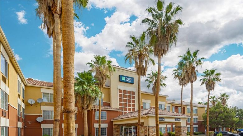 <b>MainStay Suites Las Vegas Exterior</b>. Images powered by <a href="https://iceportal.shijigroup.com/" title="IcePortal" target="_blank">IcePortal</a>.