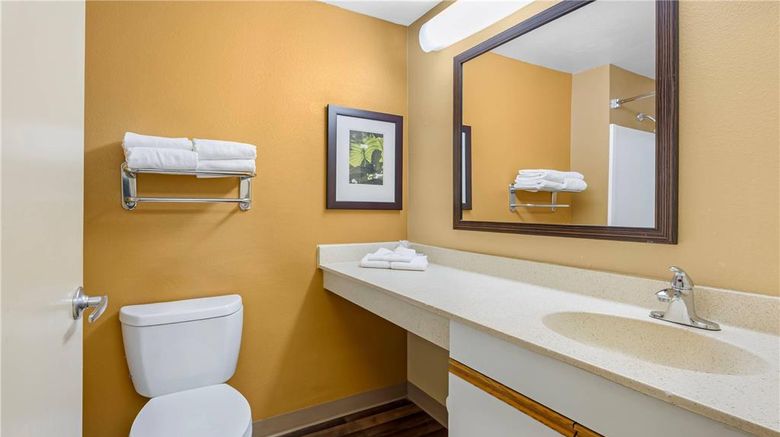 <b>MainStay Suites Las Vegas Room</b>. Images powered by <a href="https://iceportal.shijigroup.com/" title="IcePortal" target="_blank">IcePortal</a>.