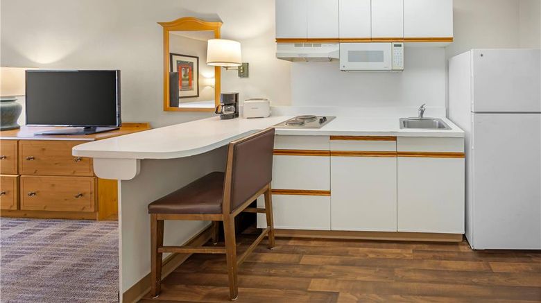 <b>MainStay Suites Las Vegas Suite</b>. Images powered by <a href="https://iceportal.shijigroup.com/" title="IcePortal" target="_blank">IcePortal</a>.