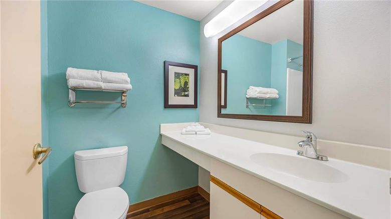 <b>MainStay Suites Las Vegas Room</b>. Images powered by <a href="https://iceportal.shijigroup.com/" title="IcePortal" target="_blank">IcePortal</a>.